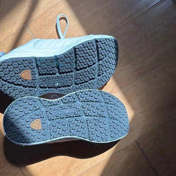 Hoka White Athletic Running Shoes with Cushioned Sole - Picture 3 of 5